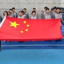 弘揚雷鋒精神，爭做新時代好少年！青島為明學(xué)校中小學(xué)部舉行主題升旗儀式